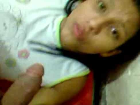 Novinha prostituta portuguesa grava seu primeiro vídeo amador